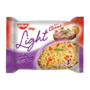 Macarrão instantâneo light carne Nissin 74g. Macarrão instantâneo light carne Nissin 74g.
